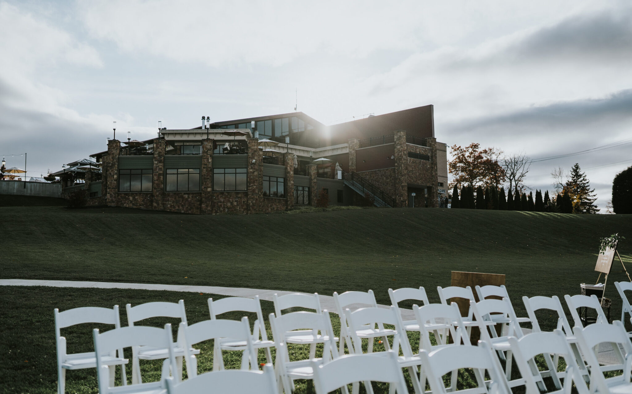 scenic-wedding-ceremony-site-at-blue-mountain-resort